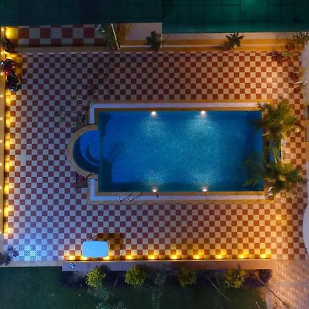 Krishna Farm Hotel Vasad Exterior photo